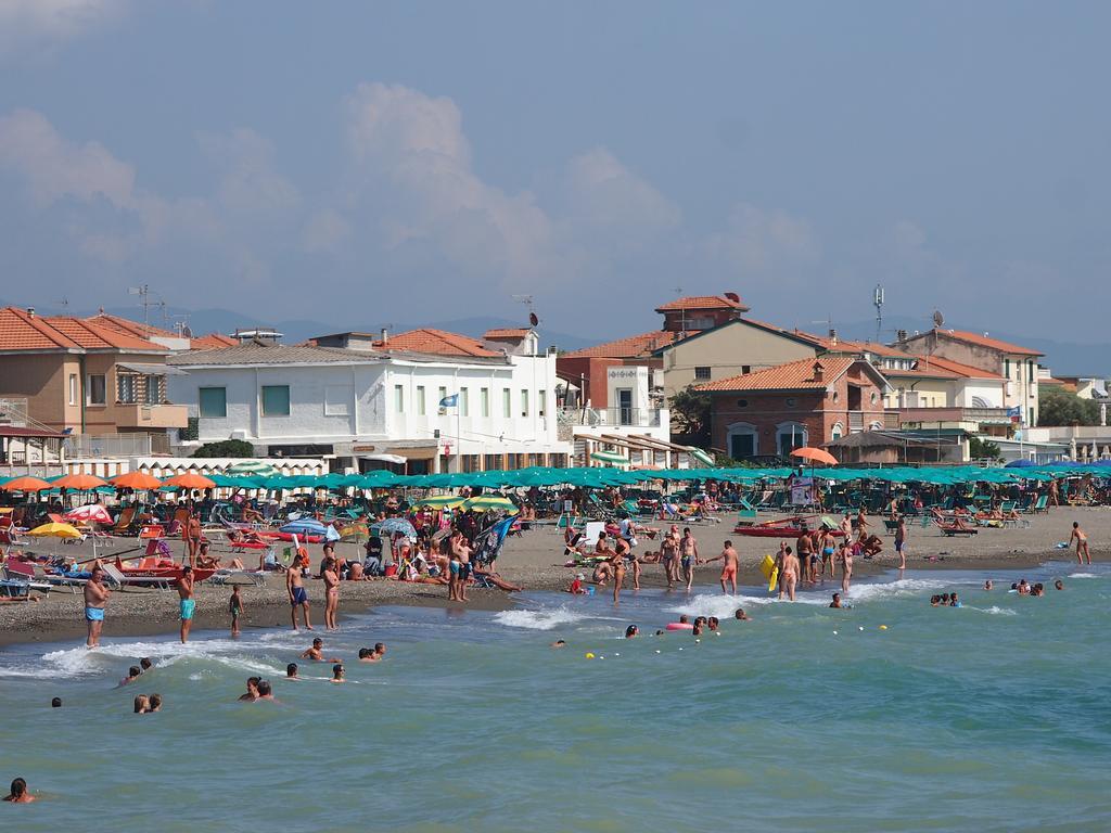 Hotel Aurora Marina di Cecina Eksteriør bilde