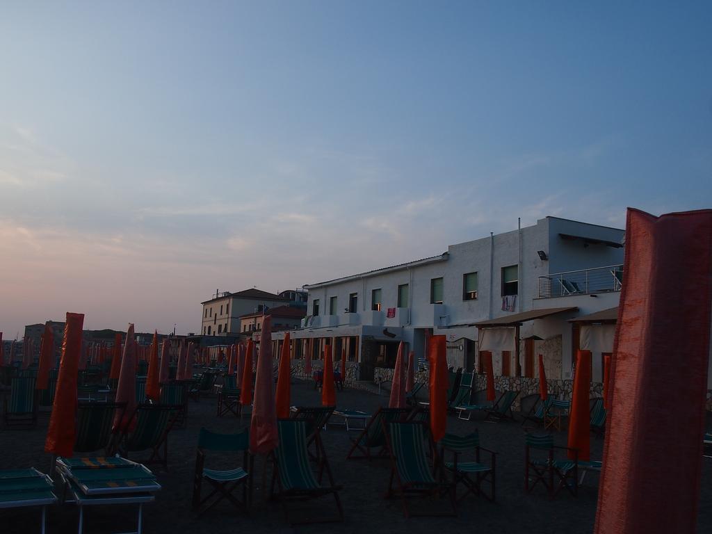 Hotel Aurora Marina di Cecina Eksteriør bilde